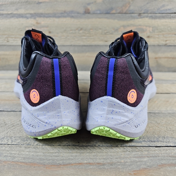 Nike Winflo Sheild 8 Women's Running Shoes Weatherproof features Black Violet - Picture 4 of 11
